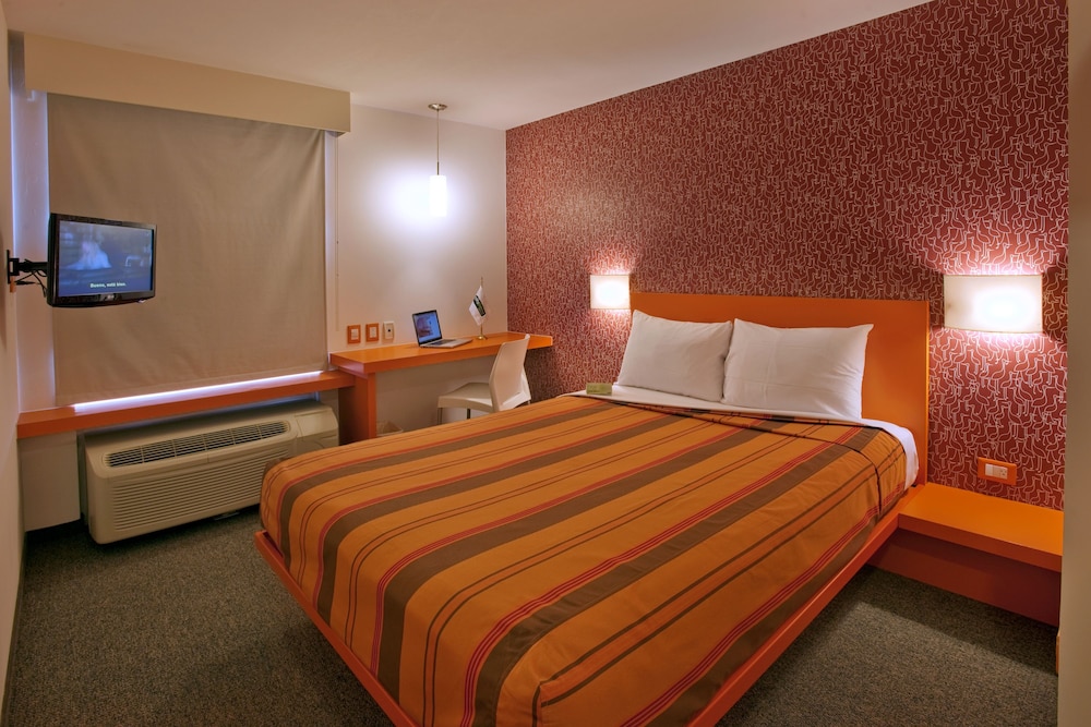 City Express Junior by Marriott Toluca Aeropuerto 16/50