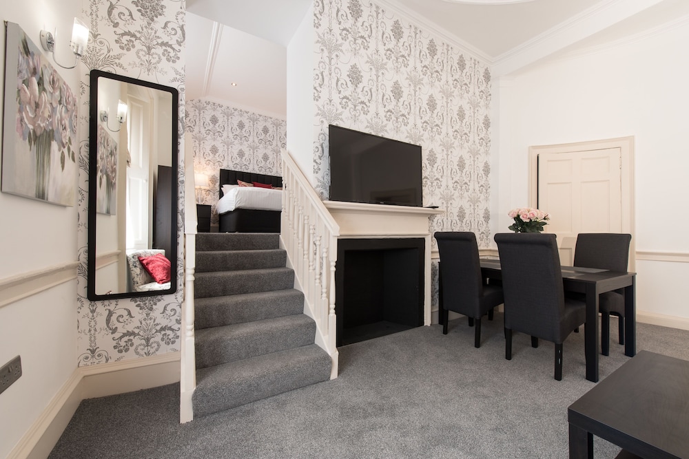 Royal Princes Suites 31/37