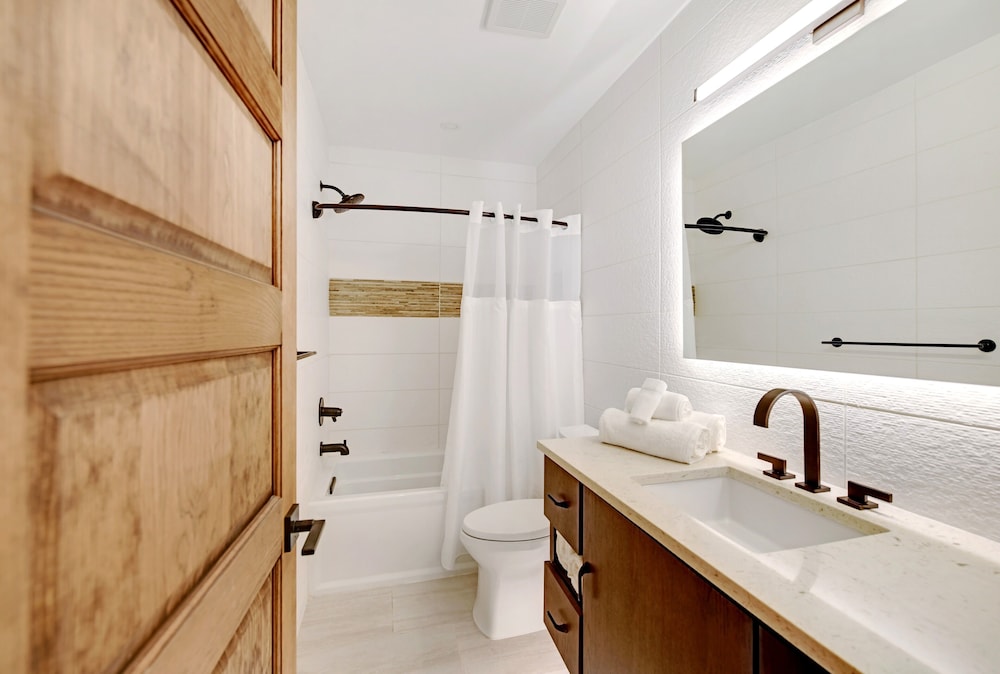 Bali Hai Beachfront Resort And Spa 67/70