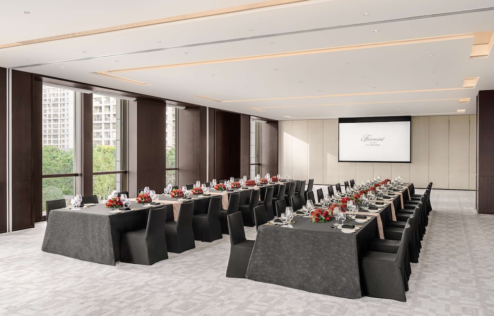 Fairmont Wuhan 60/67