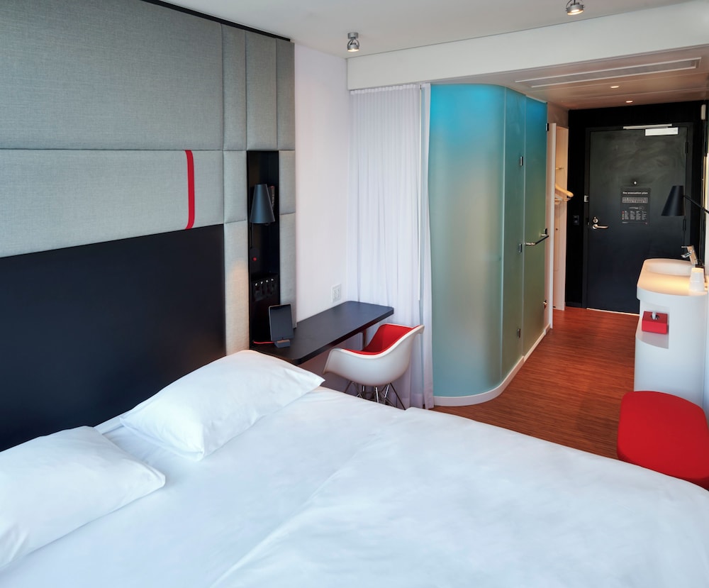 ROOM, KING BED, HIGH FLOOR