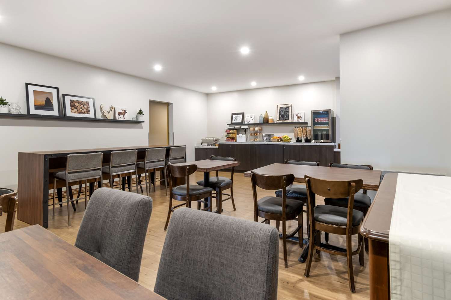 Villa Inn and Suites, SureStay Collection By Best Western 43/54