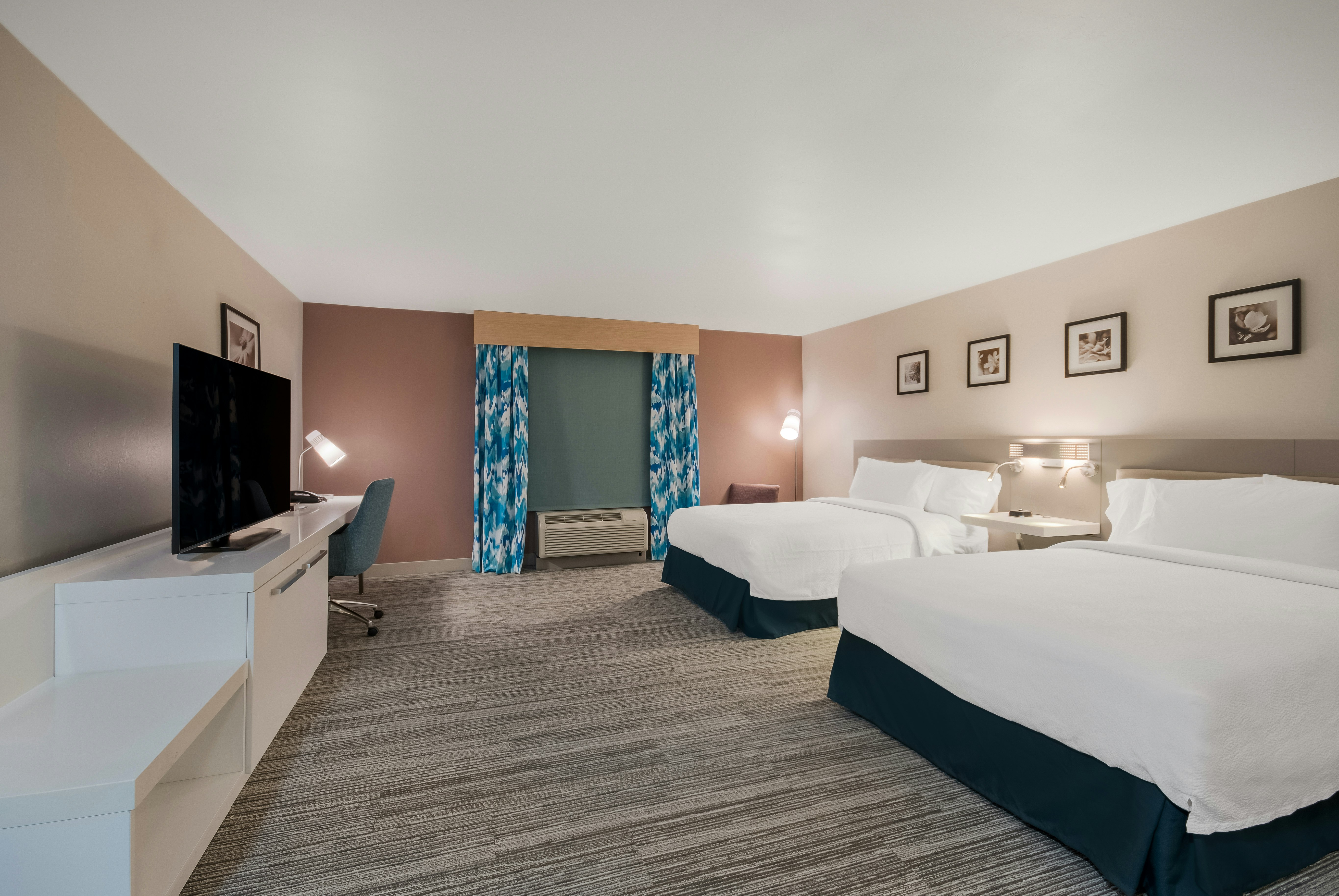 ROOM, 2 QUEEN BEDS, TOP FLOOR