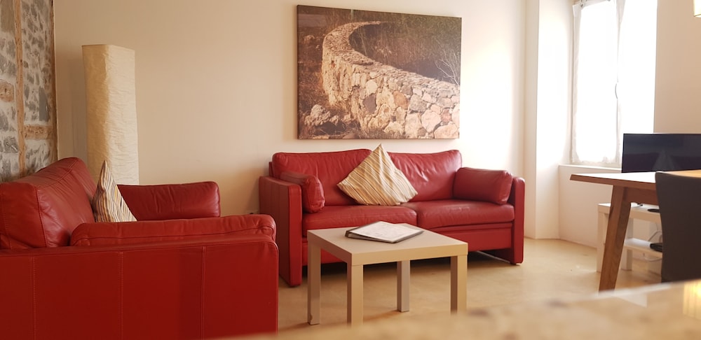 Easy Living Business Apartments 18/27