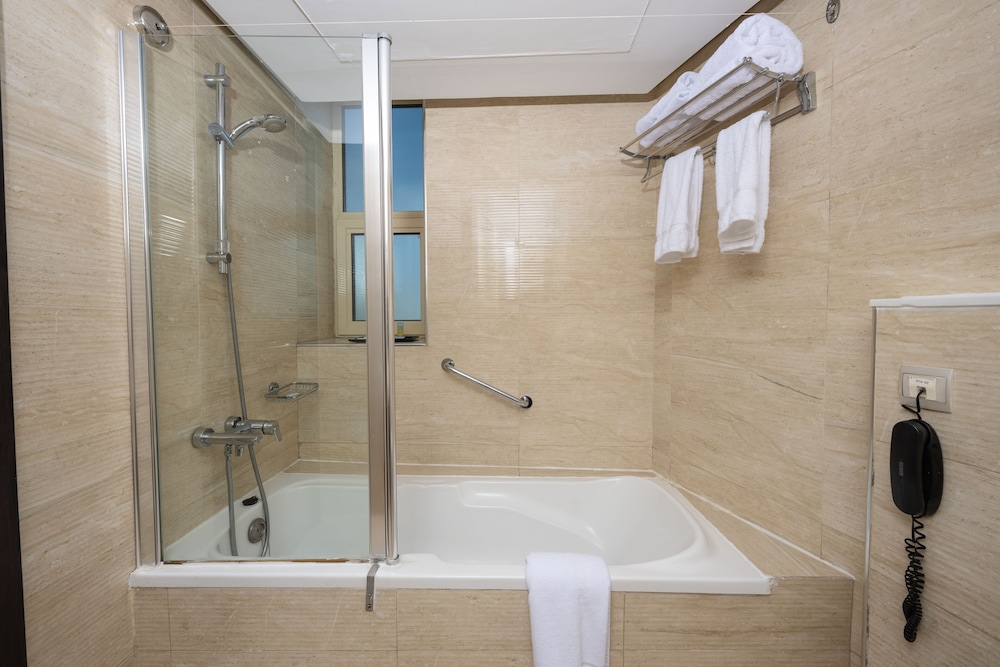 Pearl Swiss Hotel 14/15