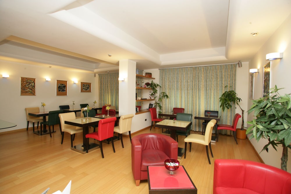 Hotel Piazza Marconi 29/35