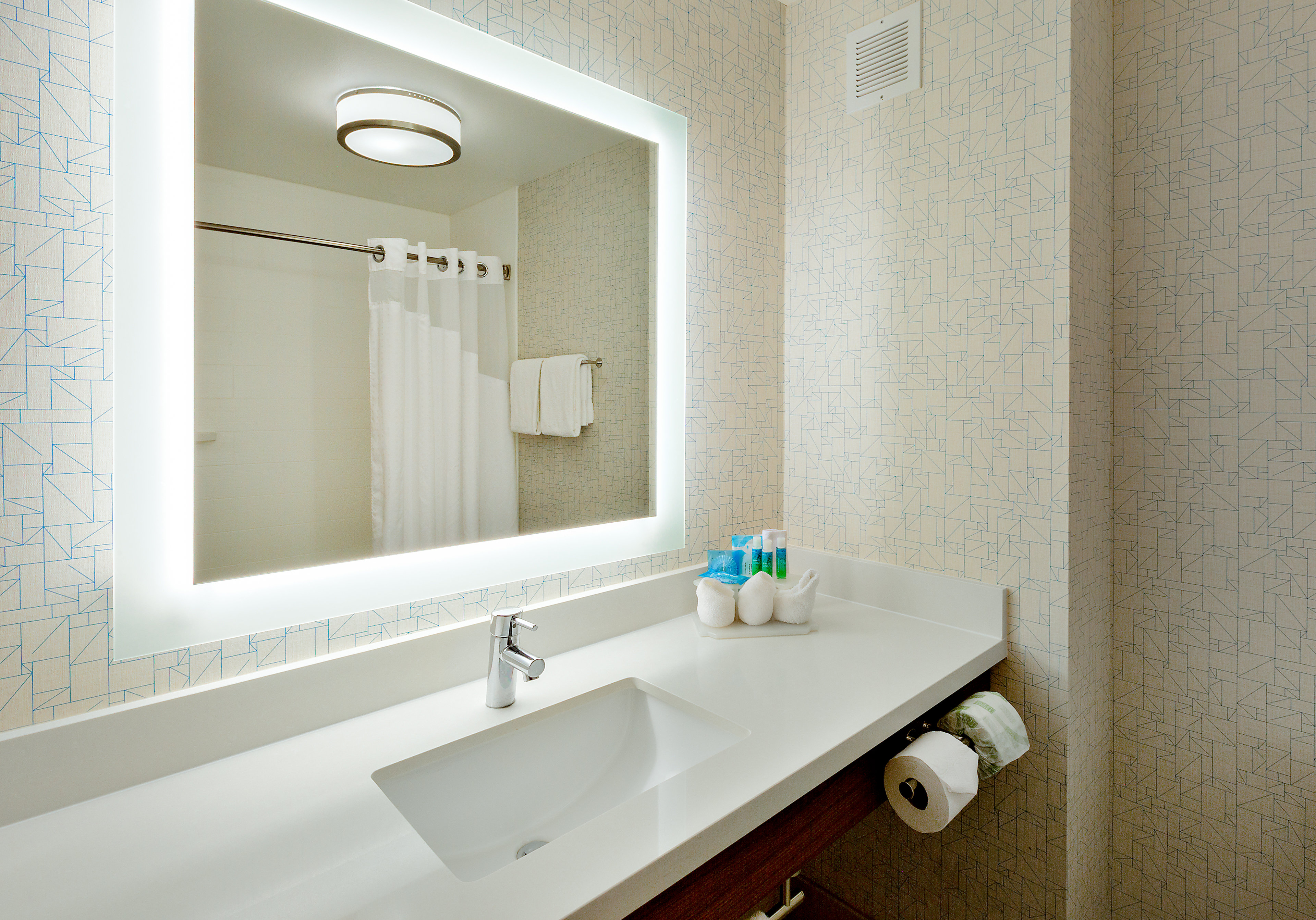 Holiday Inn Express Ellensburg 58/62
