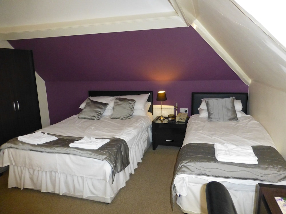 Maes Manor Hotel 5/50