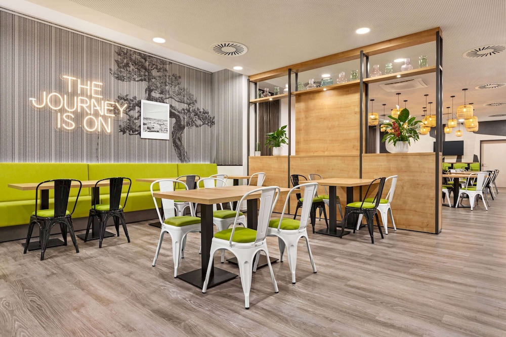 Super 8 by Wyndham Chemnitz 34/57