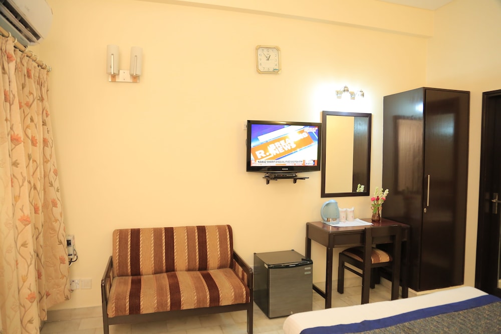 Sundeep Inn 38/46