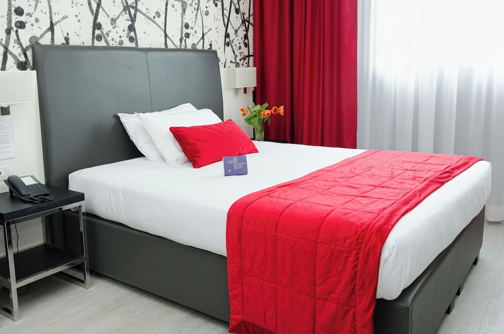 MAYA, DELUXE, DOUBLE OR TWIN BED