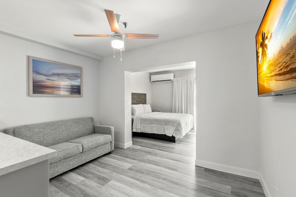 Grand Shores West 34/72