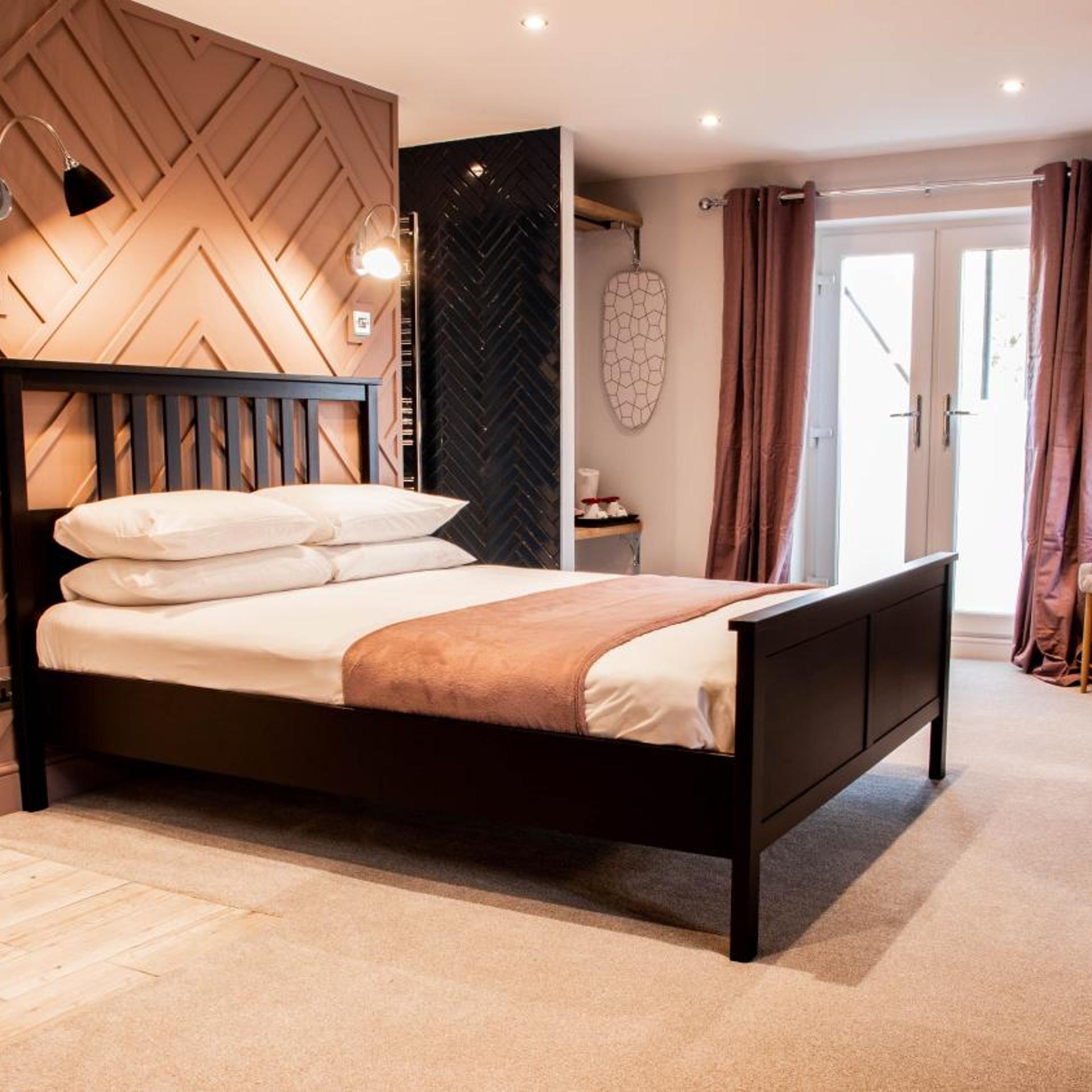 The Jacobean Hotel 6/58