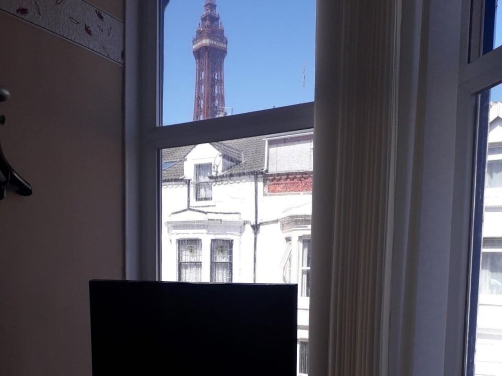 Belroy Hotel 14/36
