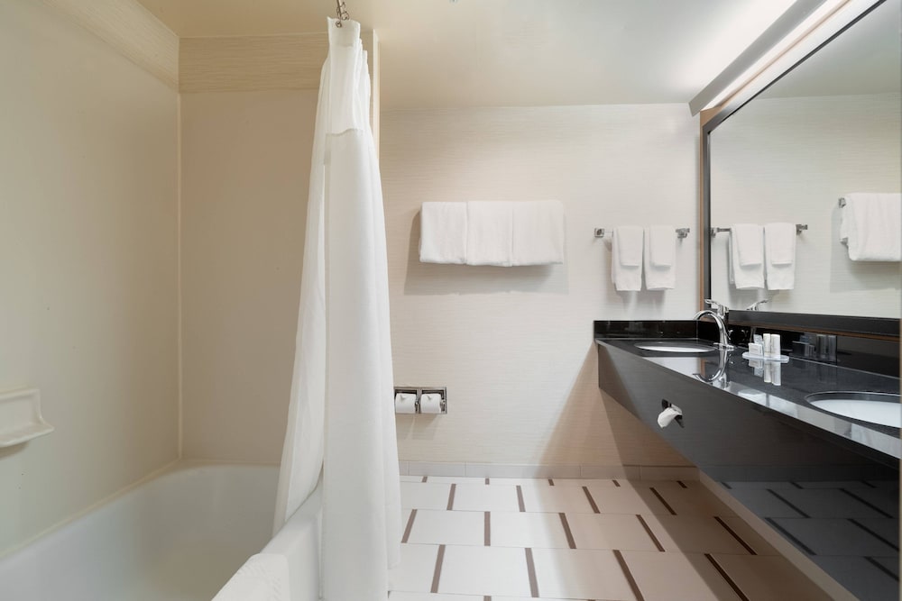 Fairfield Inn By Marriott Laurel 13/27