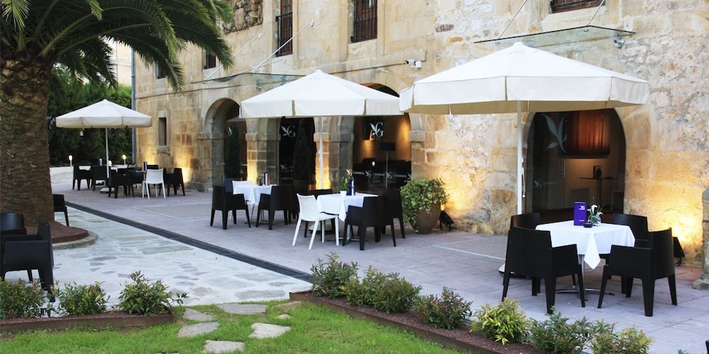 Los Guardeses Hotel 2/50