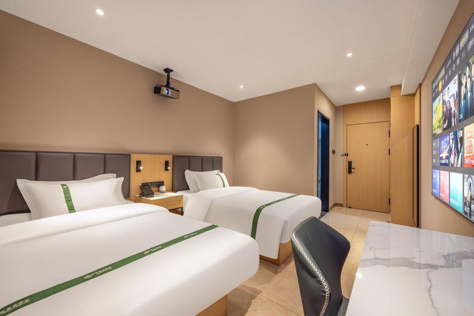 Smart, Feature, Deluxe, Twin Beds