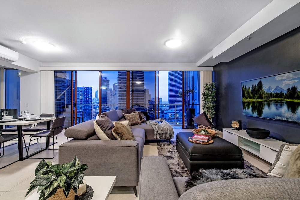 Broadbeach Savannah Hotel And Resort 51/80