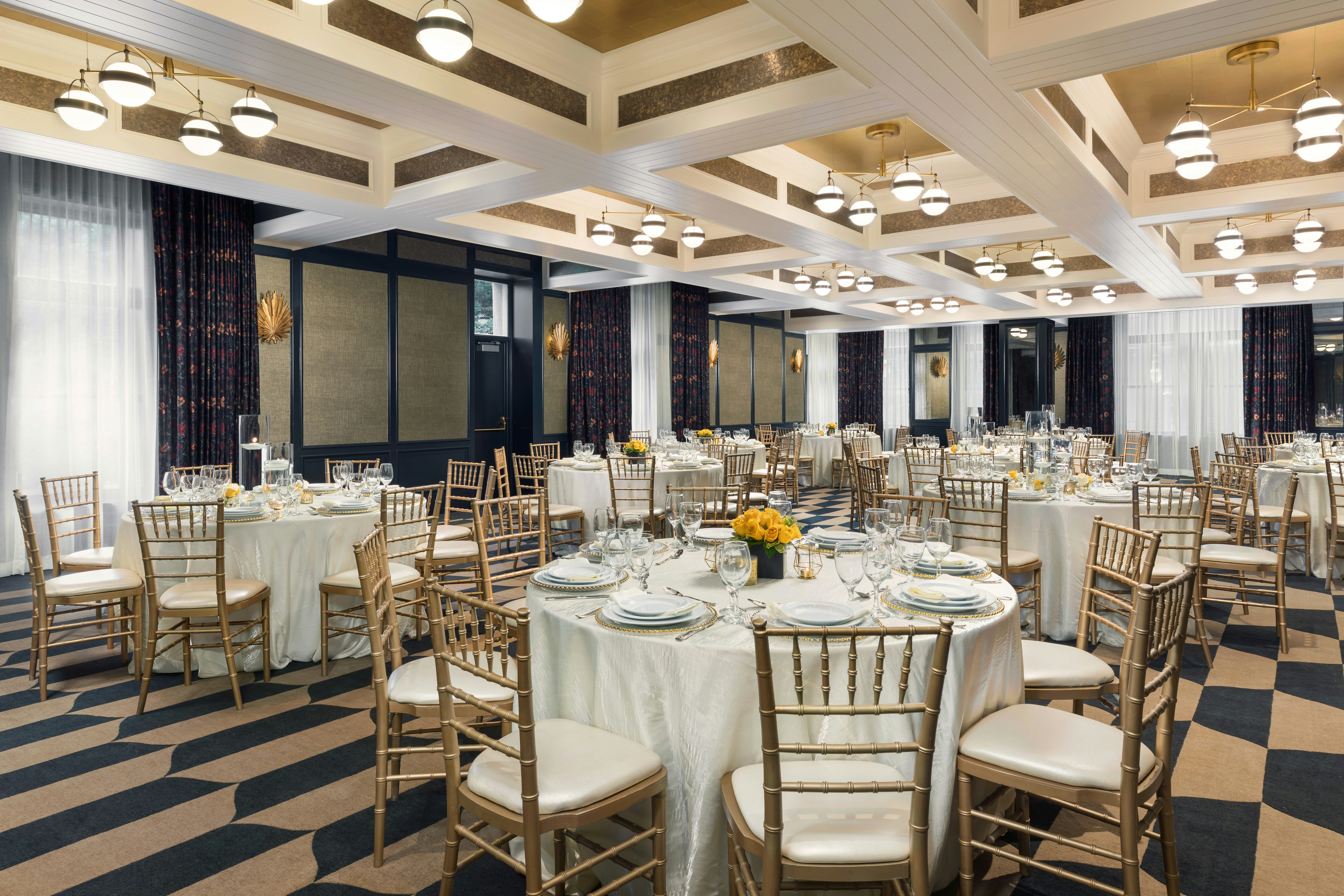 The Candler Hotel Atlanta Curio Collection by Hilton 37/55