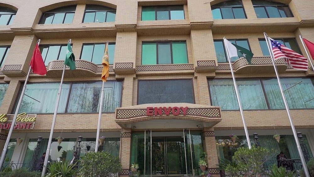 ENVOY CONTINENTAL HOTEL 1/50