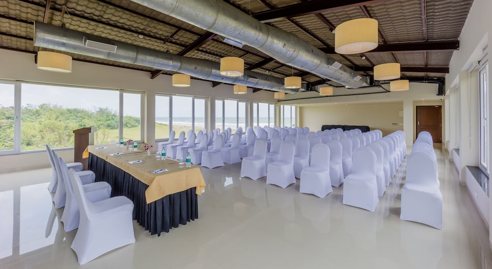 Mandrem Beach Resort, a member of Radisson Individuals Retreats 49/54