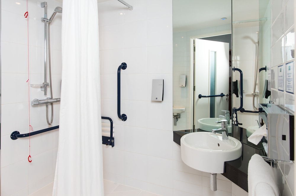 Holiday Inn Express Tamworth 22/58