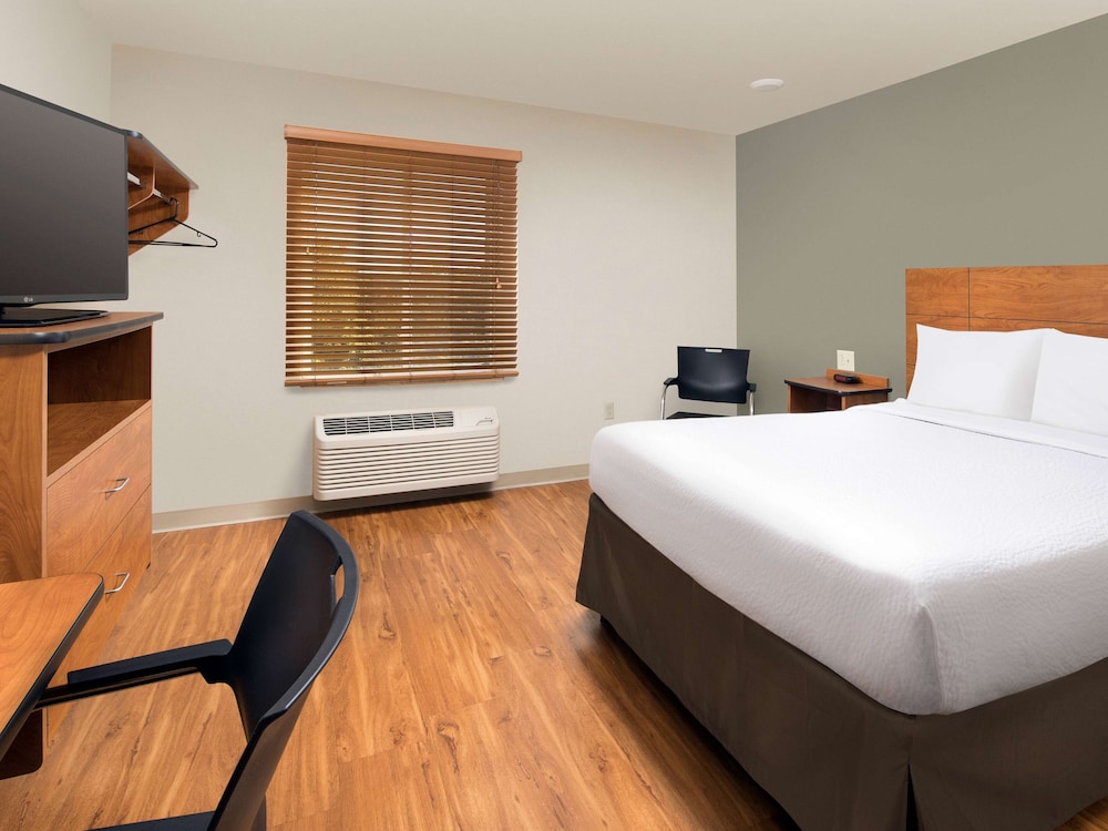 Extended Stay America Select Suites - Kansas City - Stadium 9/43