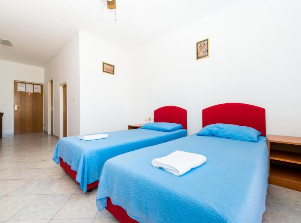 VILLA VALJALO 23/50