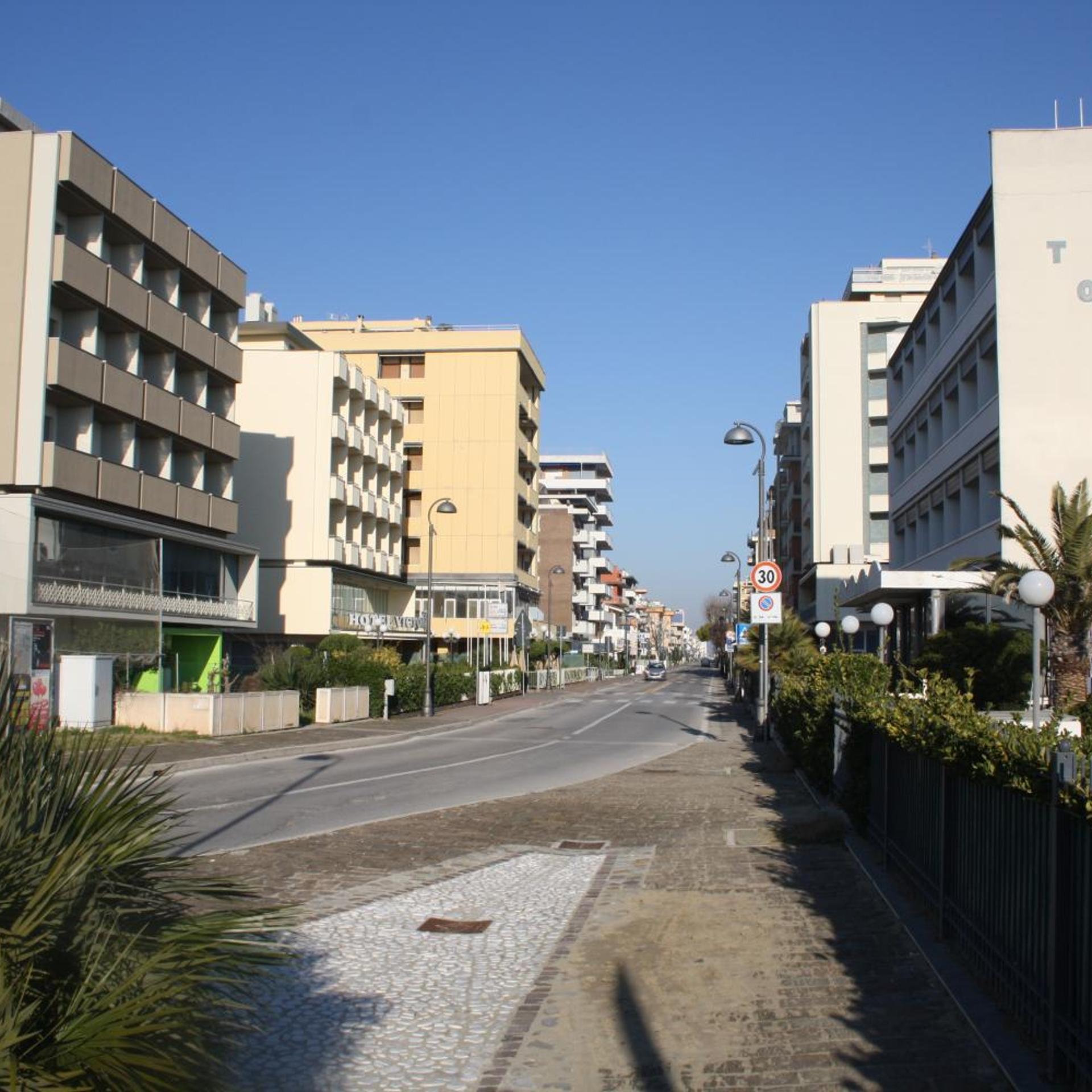 HOTEL DIPLOMATIC 14/19