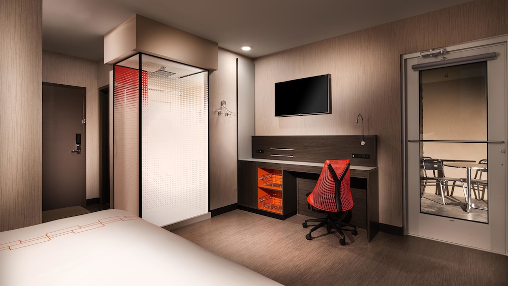 Best Western Premier Springfield Plaza District Hotel 32/36