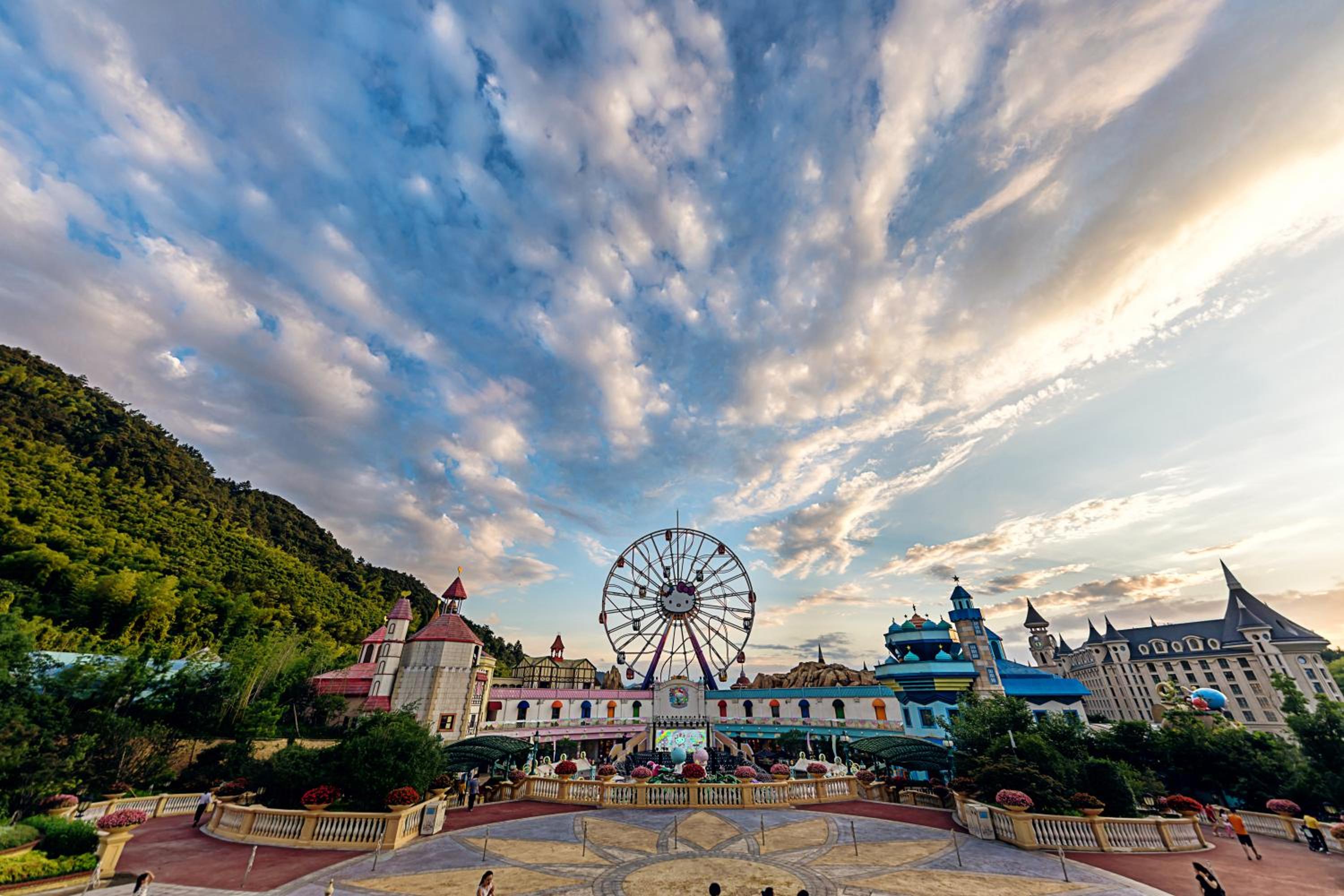 Yinrun Jinjiang Castle Hotel 32/33
