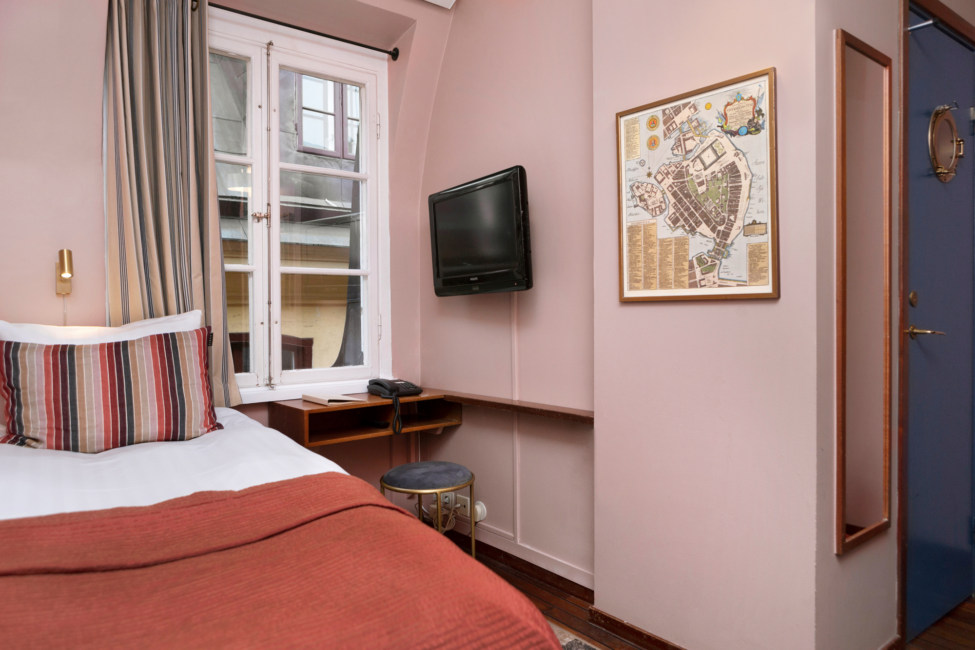 Standard, Twin Beds