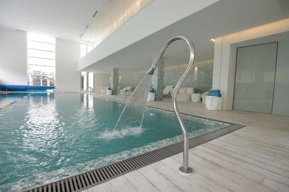 swimming pool spa