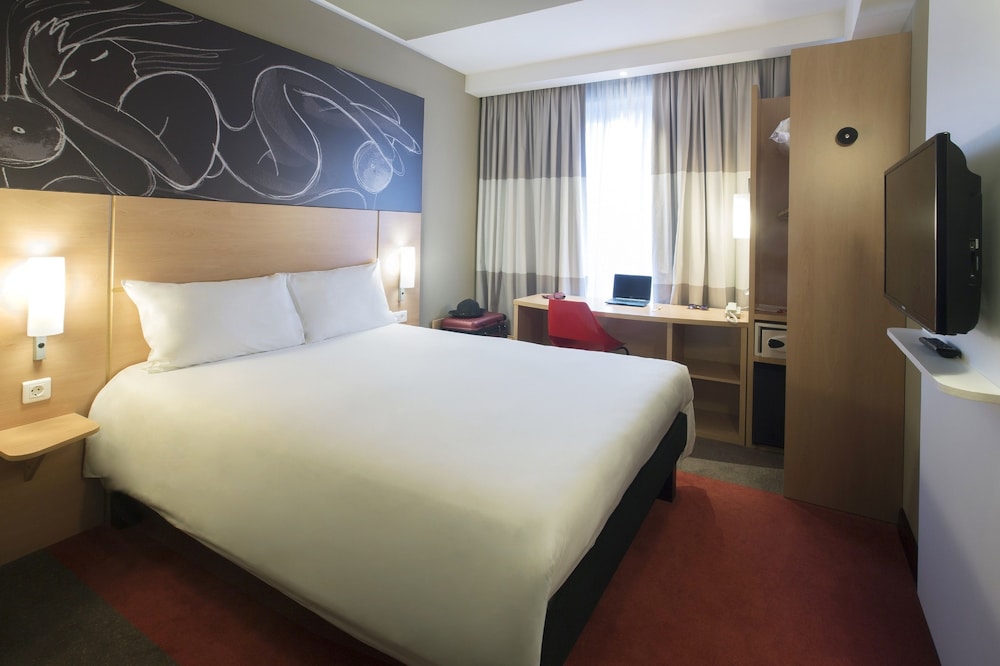Ibis Yerevan Center 13/67