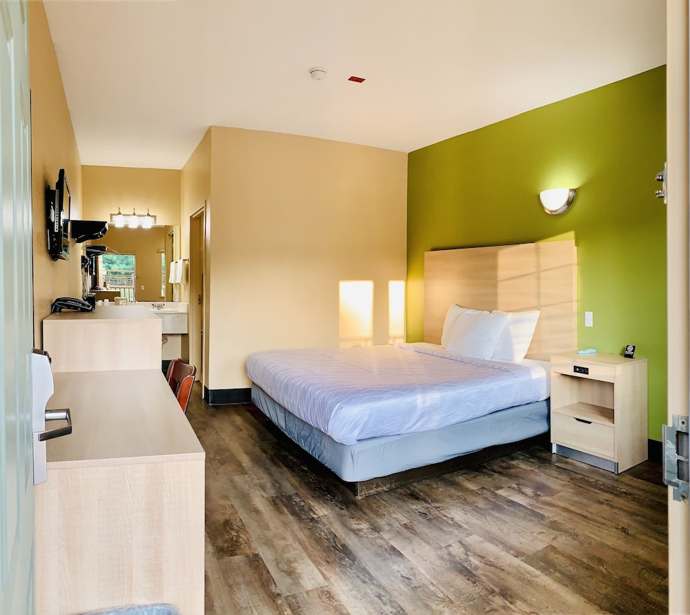 Standard, King Bed