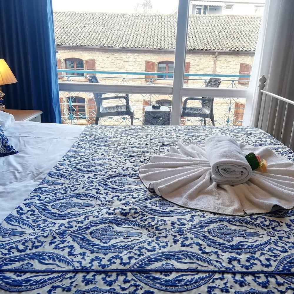 Urkmez Hotel 30/50