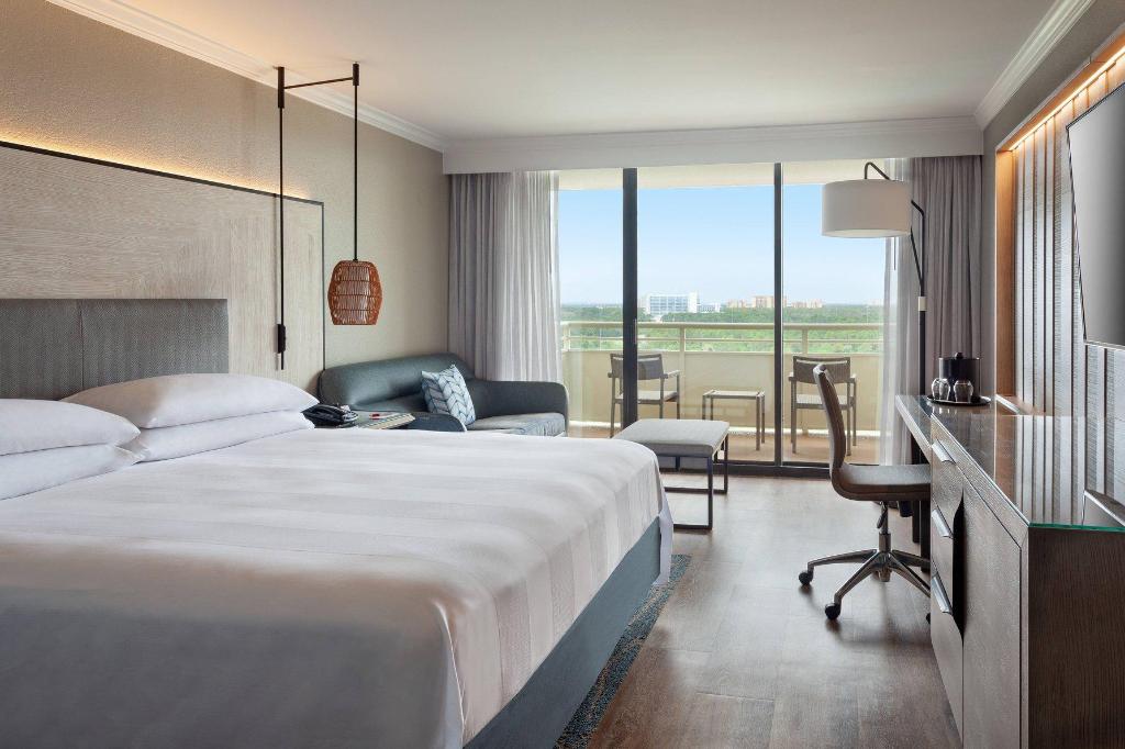 2 Bedrooms, Governor, Suite, King Bed, 1 King and 2 Queen Beds, 2 Queen Beds, Sofa, Balcony