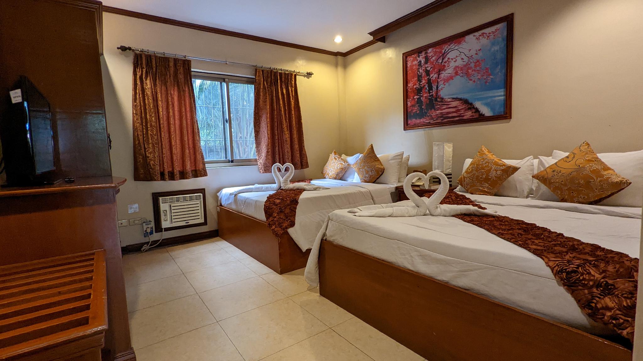 Family Suite, 4 Queen Beds, Water Front