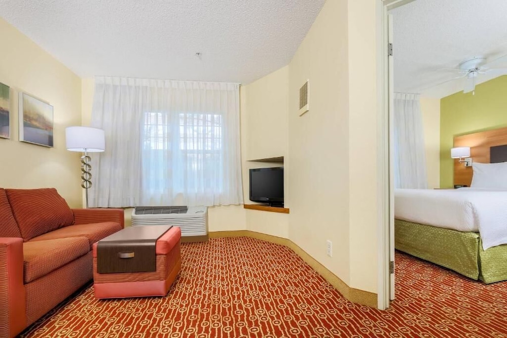 Sonesta Simply Suites Houston Brookhollow 18/32