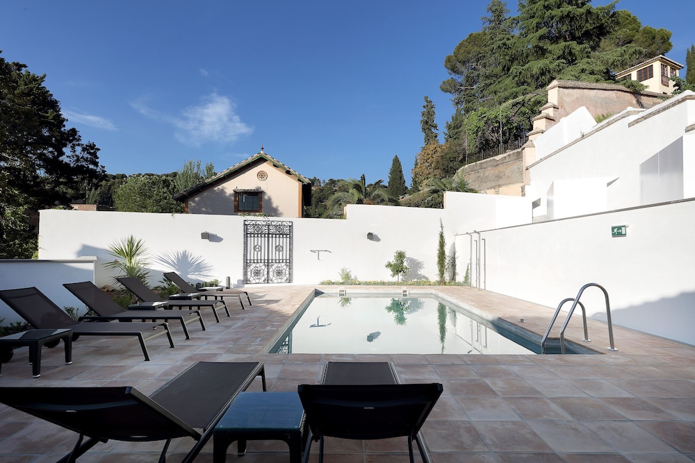 swimming pool spa