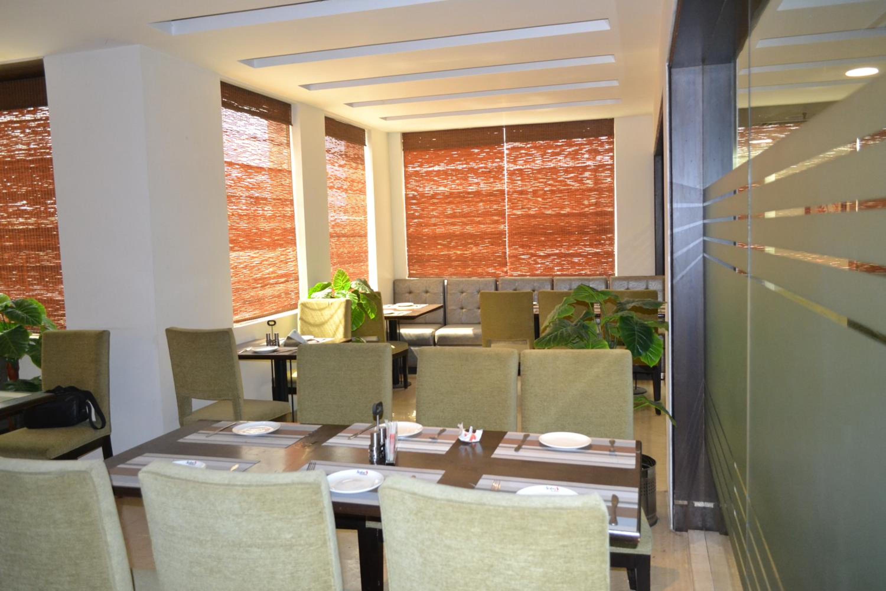Hotel Sobti Continental 25/37
