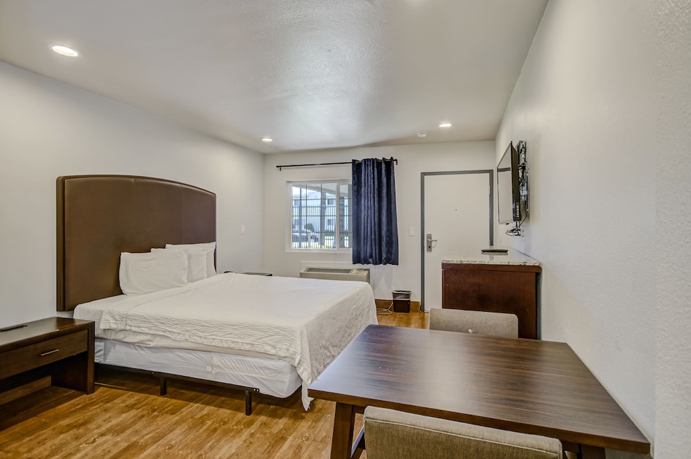 Hyland Motel Van Nuys 15/50