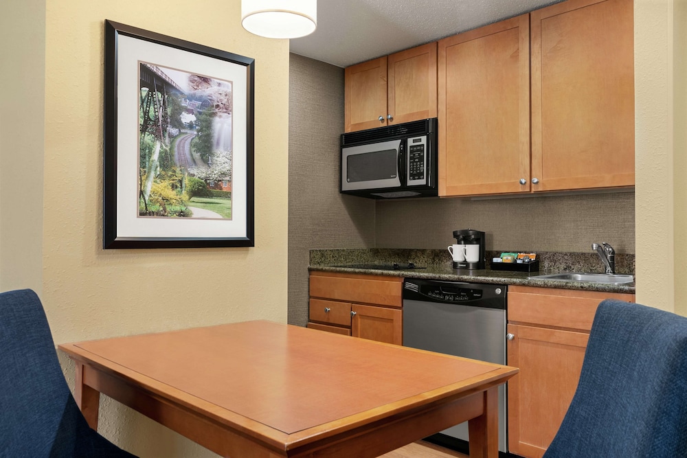 Homewood Suites by Hilton Allentown-Bethlehem Airport 22/38