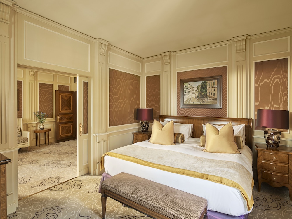 AMBASSADOR, SUITE