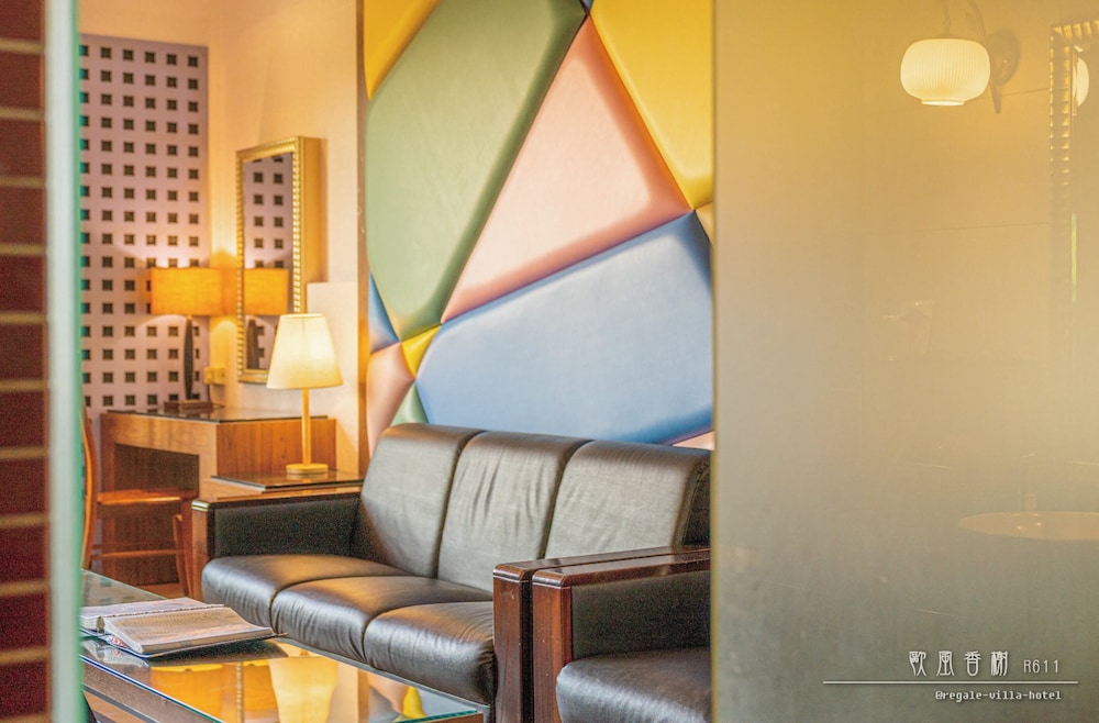 Regale Villa Hotel 9/73