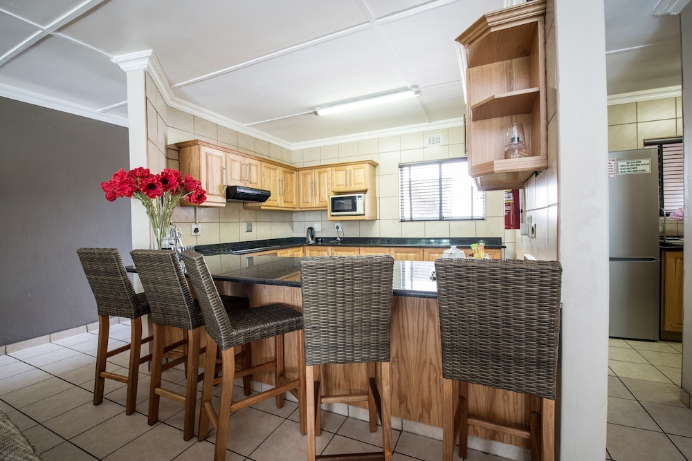 Lake View Cabanas 38/69
