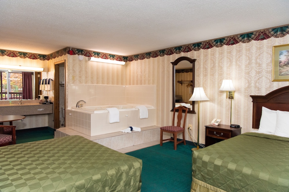 Ozarka Lodge Eureka Springs 16/28