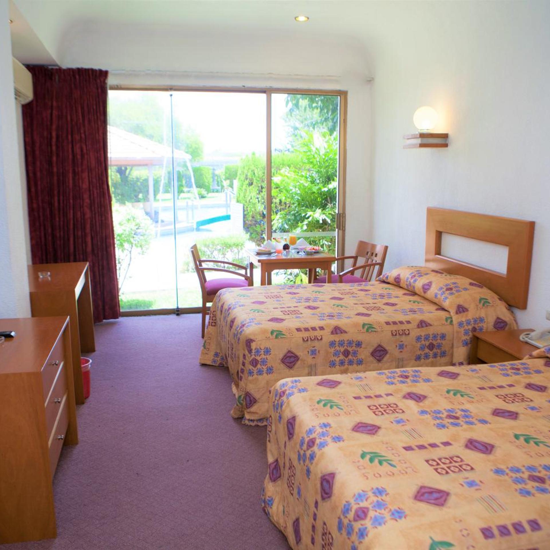 Hotel Paradise Inn 10/46
