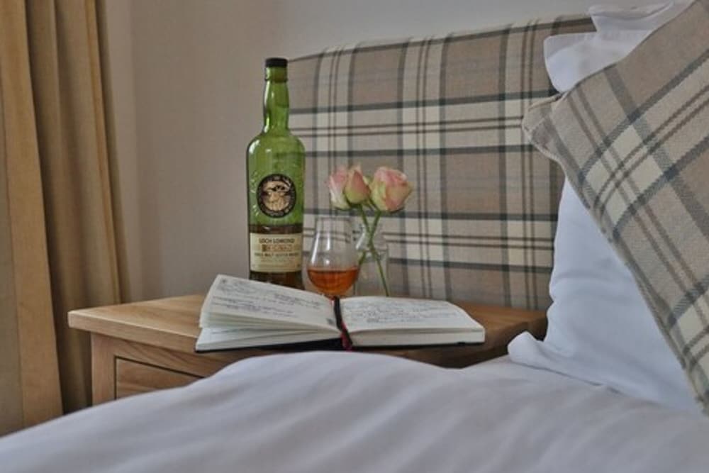 Loch Long Hotel 18/47