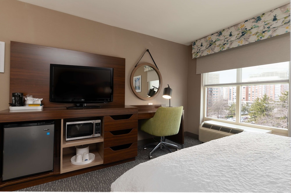 Hampton Inn & Suites Arlington Crystal City DCA 25/64